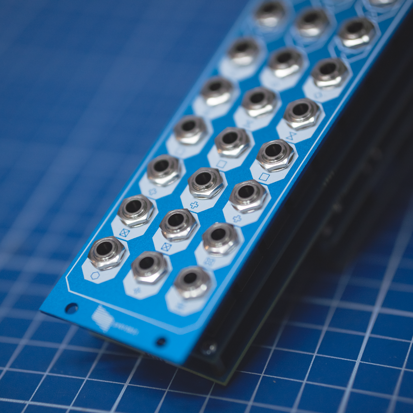 Combines - Triple Analog Combiner