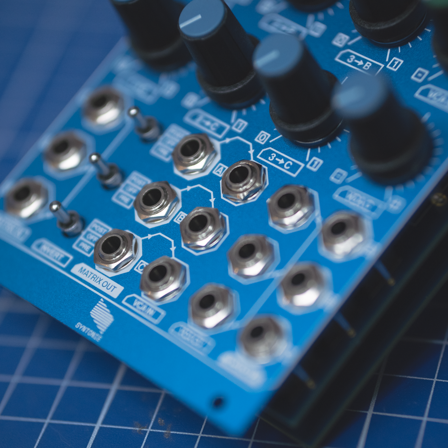 Matrice - 1x3 Matrix Mixer / Triple VCA
